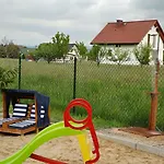 Przy Jeziorze Zywieckim Z Widokiem Na Skrzyczne