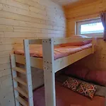 Przy Jeziorze żywieckim Z Widokiem Na Skrzyczne *