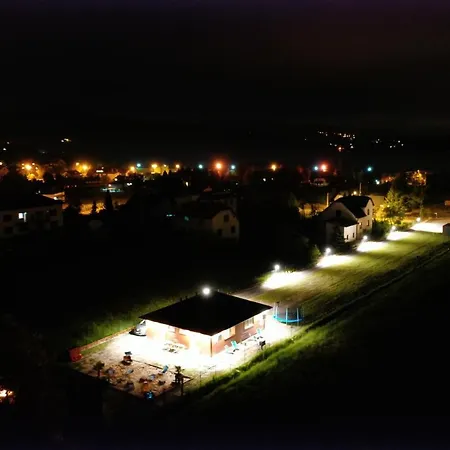 Przy Jeziorze Zywieckim Z Widokiem Na Skrzyczne