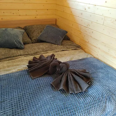 Przy Jeziorze Zywieckim Z Widokiem Na Skrzyczne