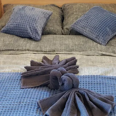 Przy Jeziorze Zywieckim Z Widokiem Na Skrzyczne *