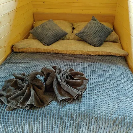 Przy Jeziorze Zywieckim Z Widokiem Na Skrzyczne Żywiec