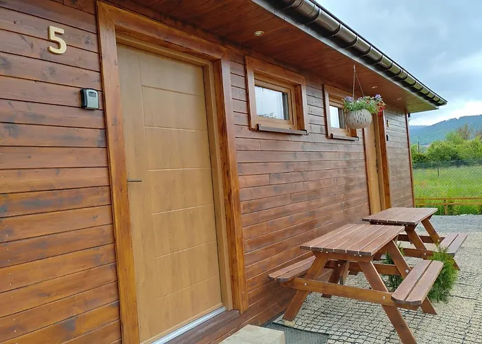 Przy Jeziorze Zywieckim Z Widokiem Na Skrzyczne Żywiec