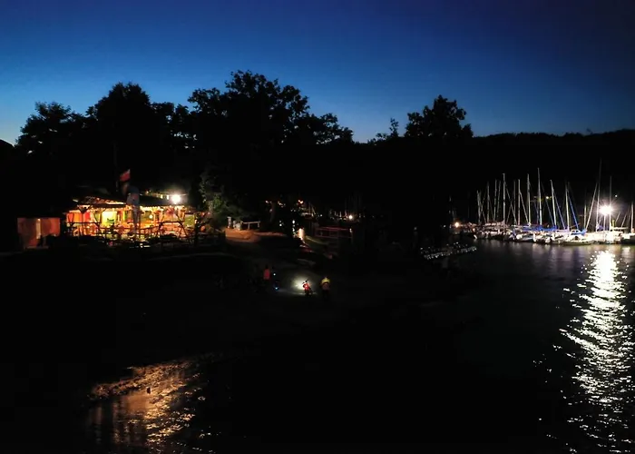 Przy Jeziorze Zywieckim Z Widokiem Na Skrzyczne דירה