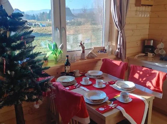 Przy Jeziorze Zywieckim Z Widokiem Na Skrzyczne