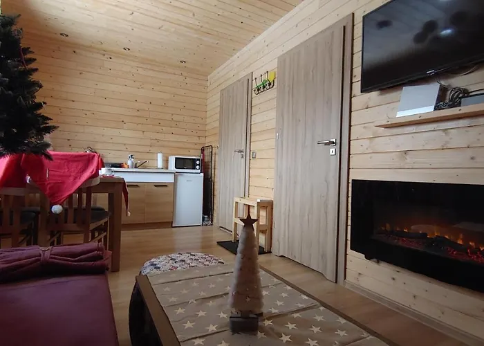 Przy Jeziorze Zywieckim Z Widokiem Na Skrzyczne