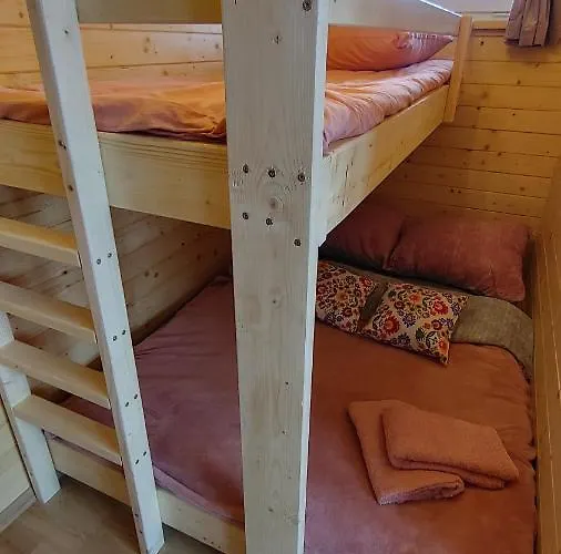 Przy Jeziorze Zywieckim Z Widokiem Na Skrzyczne *